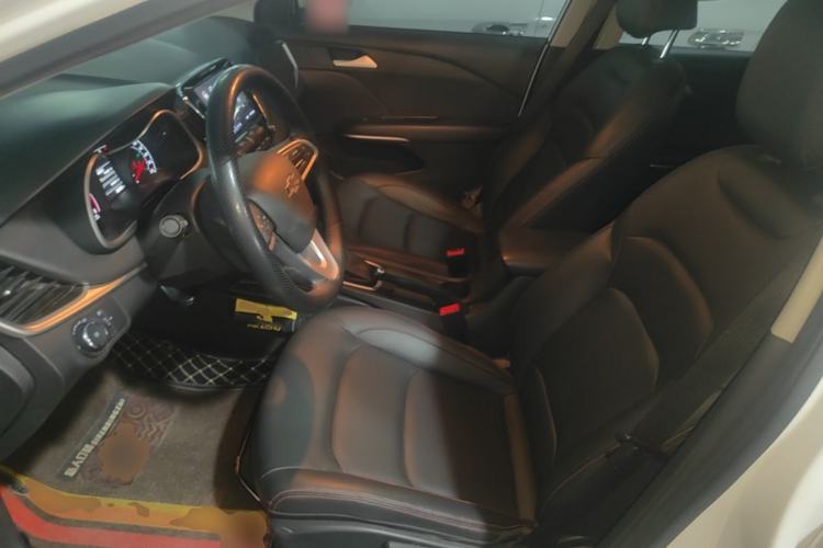 Used Chevrolet Monza 2020 Light Hybrid Redline 320T Dual-Clutch Thrilling Edition Left Front Seat
