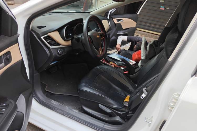 Used Chevrolet Monza 2020 320 Automatic Enjoyment Edition Left Front Seat