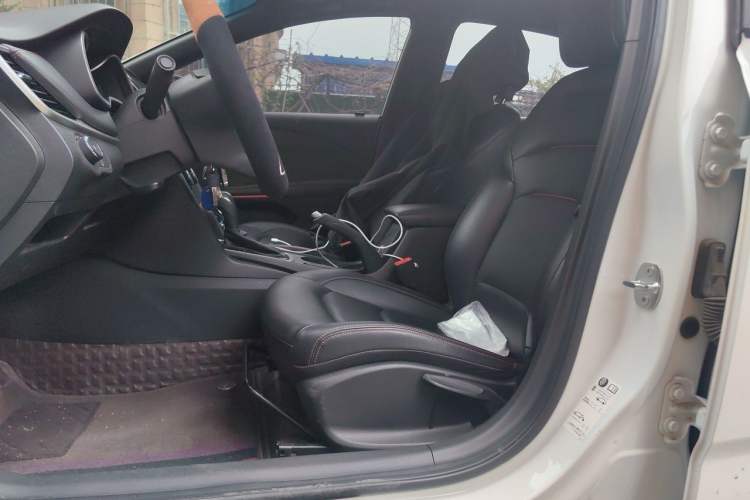 Used Chevrolet Monza 2020 Light Hybrid RS 330T Automatic Comfort Edition Left Front Seat