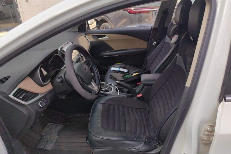 Used Chevrolet Monza 2020 320 Automatic Enjoyment Edition Left Front Seat