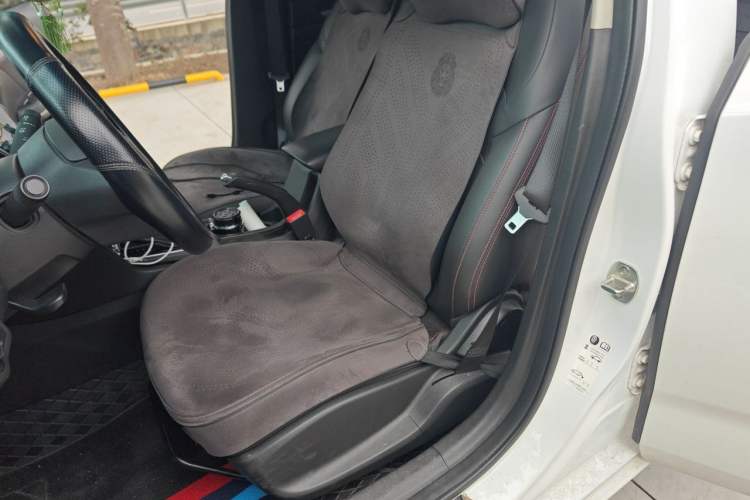 Used Chevrolet Monza 2020 Light Hybrid Redline 320T Dual-Clutch Joyful Edition Left Front Seat