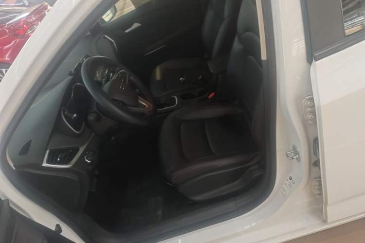 Used Chevrolet Monza 2020 Light Hybrid Redline 320T Dual-Clutch Joyful Edition Left Front Seat