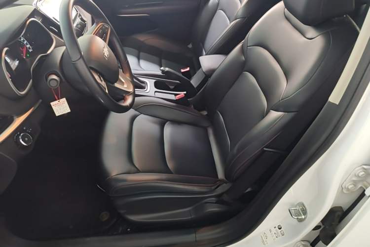 Used Chevrolet Monza 2020 Light Hybrid Redline 320T Dual-Clutch Joyful Edition Left Front Seat