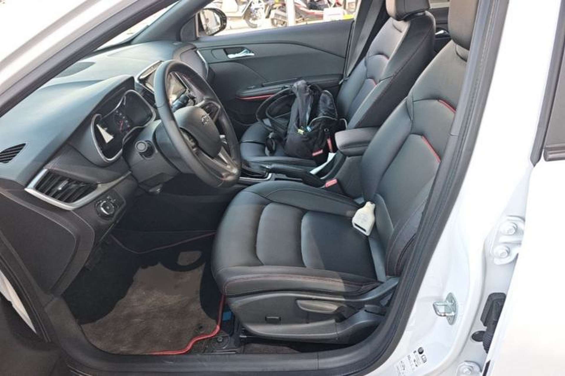 Used Chevrolet Monza 2020 Light Hybrid RS 330T Automatic Thrill Edition Left Front Seat