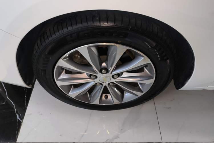 Used Chevrolet Monza 2020 320 Automatic Enjoyment Edition Left Front Wheel Hub