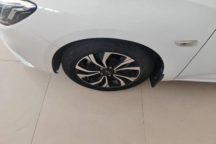 Used Chevrolet Monza 2020 Light Hybrid RS 330T Automatic Comfort Edition Left Front Wheel Hub