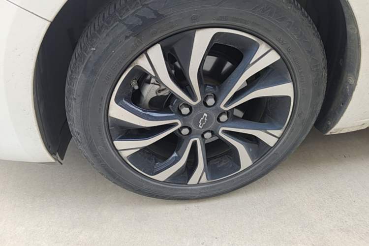 Used Chevrolet Monza 2020 Light Hybrid RS 330T Automatic Comfort Edition Left Front Wheel Hub