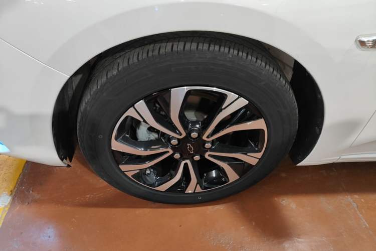 Used Chevrolet Monza 2020 Light Hybrid RS 330T Automatic Comfort Edition Left Front Wheel Hub