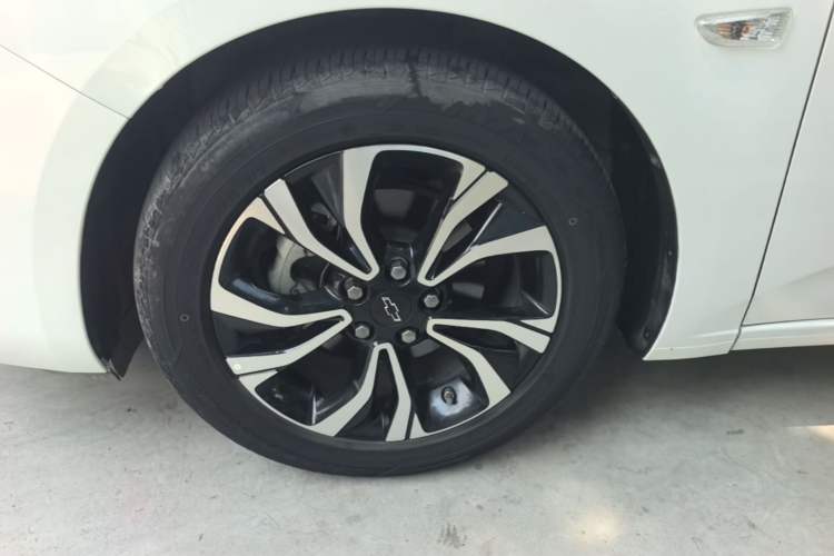 Used Chevrolet Monza 2020 Light Hybrid RS 330T Automatic Comfort Edition Left Front Wheel Hub