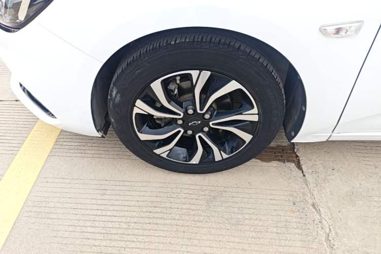 Used Chevrolet Monza 2020 Light Hybrid RS 330T Automatic Comfort Edition Left Front Wheel Hub