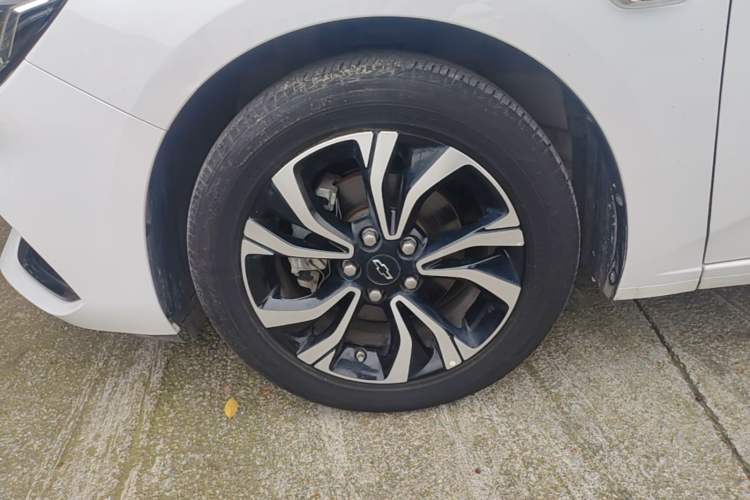 Used Chevrolet Monza 2020 Light Hybrid RS 330T Automatic Comfort Edition Left Front Wheel Hub