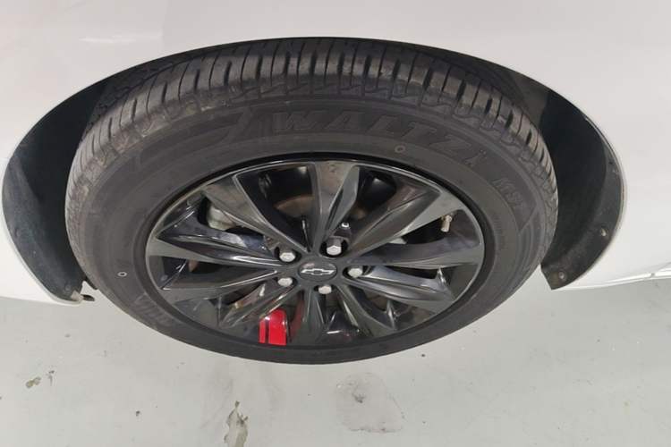 Used Chevrolet Monza 2020 Light Hybrid Redline 320T Dual-Clutch Thrilling Edition Left Front Wheel Hub