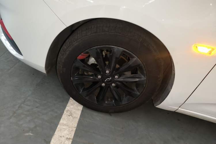 Used Chevrolet Monza 2020 Light Hybrid Redline 320T Dual-Clutch Thrilling Edition Left Front Wheel Hub