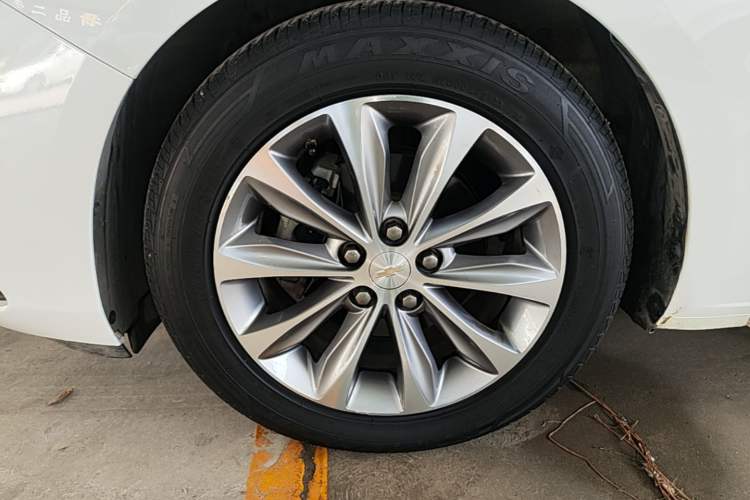 Used Chevrolet Monza 2020 320 Automatic Enjoyment Edition Left Front Wheel Hub