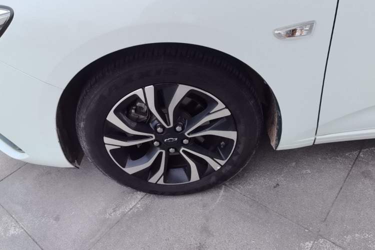 Used Chevrolet Monza 2020 Light Hybrid RS 330T Automatic Comfort Edition Left Front Wheel Hub
