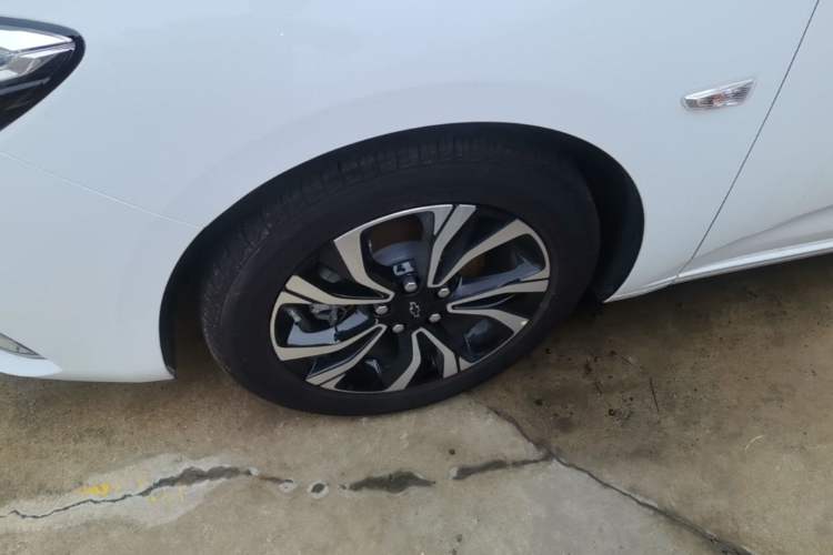 Used Chevrolet Monza 2020 Light Hybrid RS 330T Automatic Comfort Edition Left Front Wheel Hub