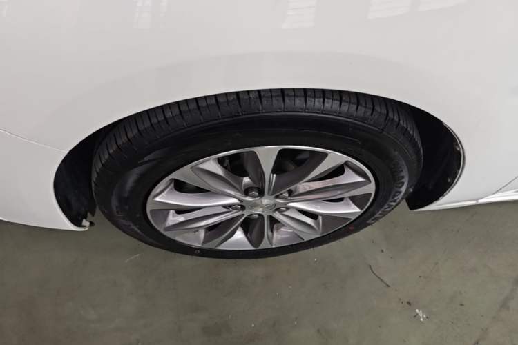 Used Chevrolet Monza 2020 320 Automatic Enjoyment Edition Left Front Wheel Hub