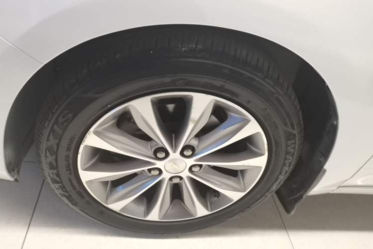 Used Chevrolet Monza 2020 320 Automatic Enjoyment Edition Left Front Wheel Hub