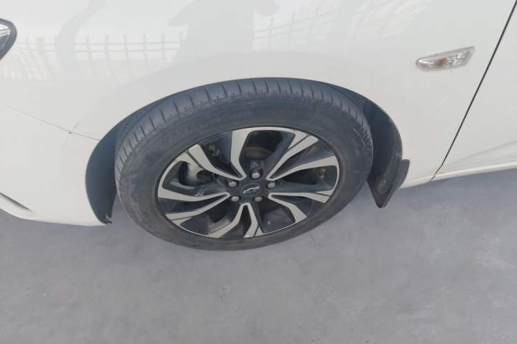 Used Chevrolet Monza 2020 Light Hybrid RS 330T Automatic Comfort Edition Left Front Wheel Hub