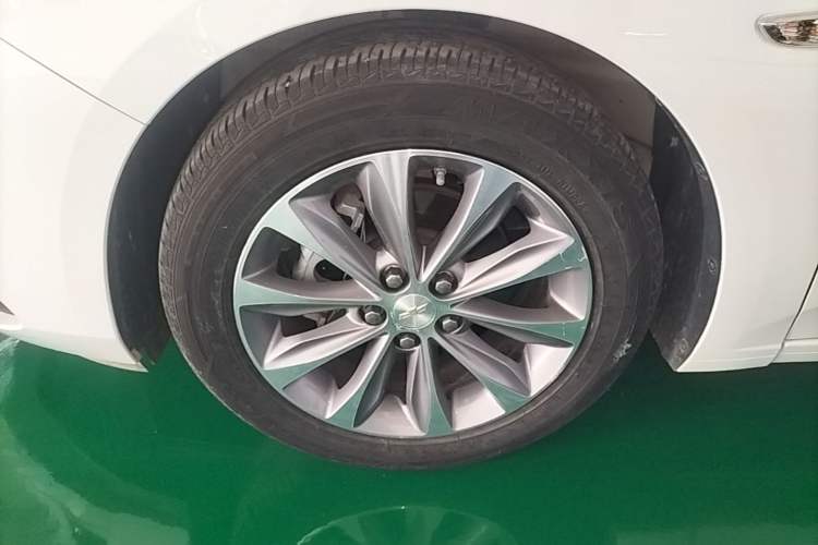 Used Chevrolet Monza 2020 320 Automatic Enjoyment Edition Left Front Wheel Hub