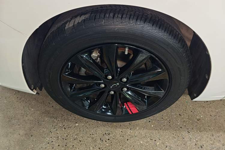 Used Chevrolet Monza 2020 Light Hybrid Redline 320T Dual-Clutch Thrilling Edition Left Front Wheel Hub