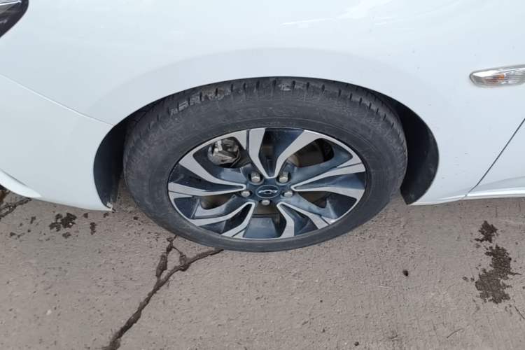 Used Chevrolet Monza 2020 Light Hybrid RS 330T Automatic Comfort Edition Left Front Wheel Hub