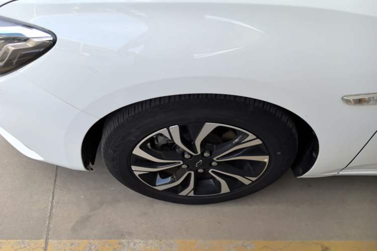 Used Chevrolet Monza 2020 Light Hybrid RS 330T Automatic Comfort Edition Left Front Wheel Hub
