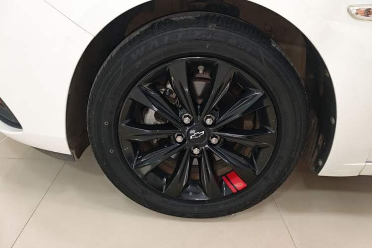 Used Chevrolet Monza 2020 Light Hybrid Redline 320T Dual-Clutch Joyful Edition Left Front Wheel Hub