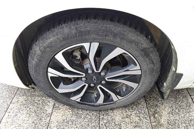 Used Chevrolet Monza 2020 Light Hybrid RS 330T Automatic Comfort Edition Left Front Wheel Hub