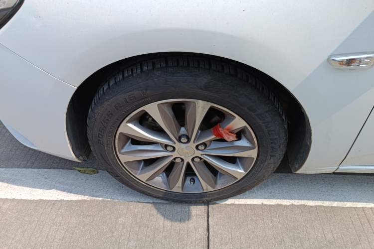 Used Chevrolet Monza 2020 320 Automatic Enjoyment Edition Left Front Wheel Hub