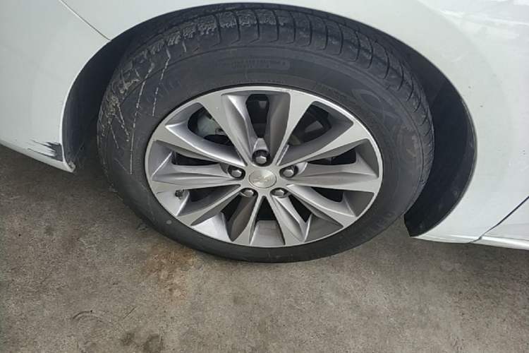 Used Chevrolet Monza 2020 320 Automatic Enjoyment Edition Left Front Wheel Hub