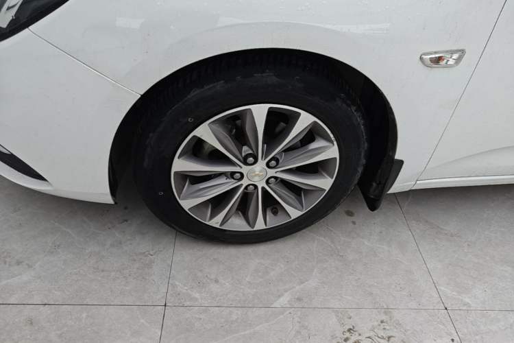 Used Chevrolet Monza 2020 320 Automatic Enjoyment Edition Left Front Wheel Hub