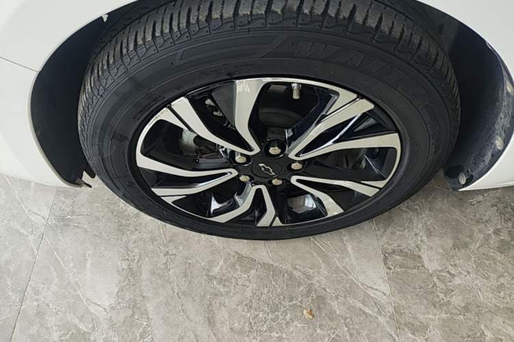 Used Chevrolet Monza 2020 Light Hybrid RS 330T Automatic Comfort Edition Left Front Wheel Hub
