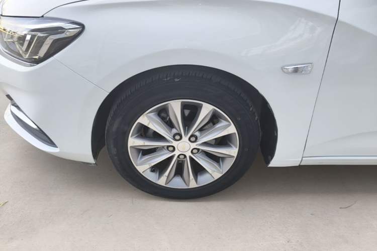 Used Chevrolet Monza 2020 320 Automatic Enjoyment Edition Left Front Wheel Hub