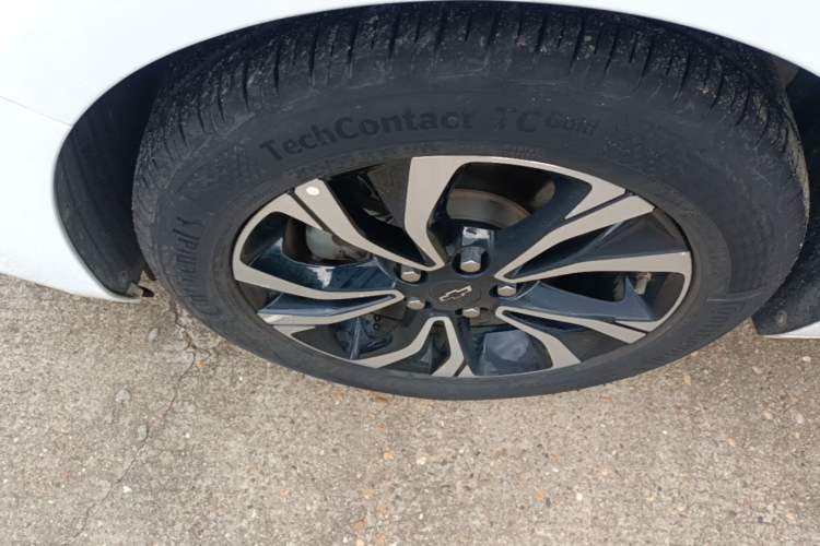 Used Chevrolet Monza 2020 Light Hybrid RS 330T Automatic Comfort Edition Left Front Wheel Hub