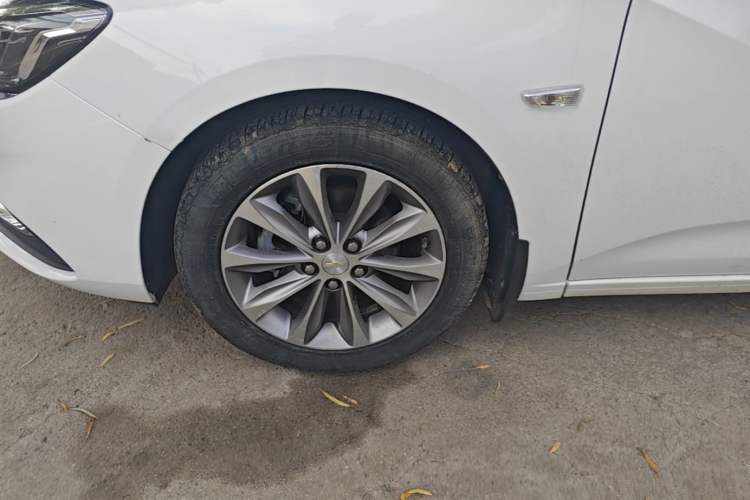 Used Chevrolet Monza 2020 320 Automatic Enjoyment Edition Left Front Wheel Hub