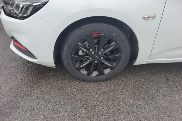 Used Chevrolet Monza 2020 Light Hybrid Redline 320T Dual-Clutch Joyful Edition Left Front Wheel Hub
