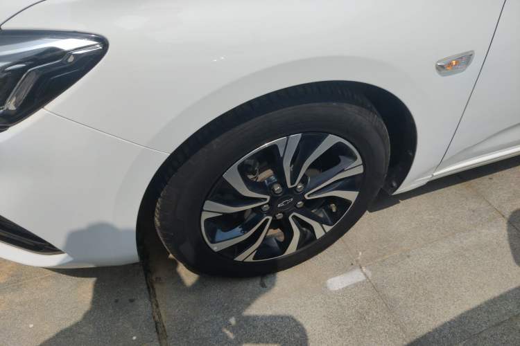 Used Chevrolet Monza 2020 Light Hybrid RS 330T Automatic Comfort Edition Left Front Wheel Hub
