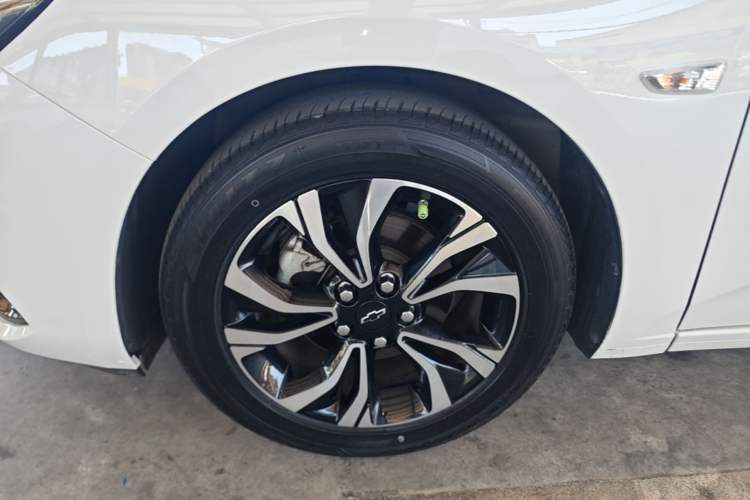 Used Chevrolet Monza 2020 Light Hybrid RS 330T Automatic Comfort Edition Left Front Wheel Hub