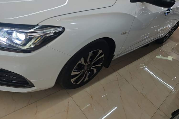 Used Chevrolet Monza 2020 Light Hybrid RS 330T Automatic Comfort Edition Left Front Wheel Hub