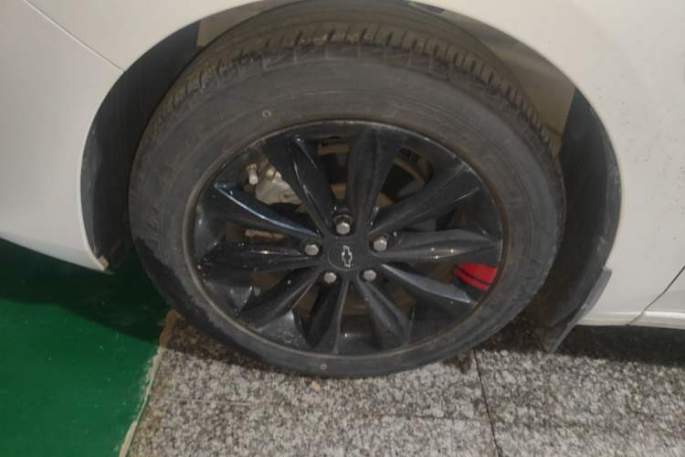 Used Chevrolet Monza 2020 Light Hybrid Redline 320T Dual-Clutch Thrilling Edition Left Front Wheel Hub
