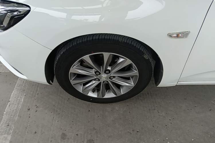Used Chevrolet Monza 2020 320 Automatic Enjoyment Edition Left Front Wheel Hub
