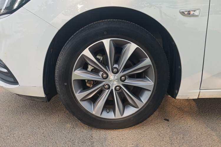 Used Chevrolet Monza 2020 320 Automatic Enjoyment Edition Left Front Wheel Hub