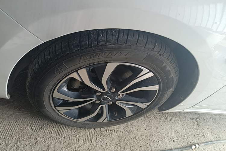 Used Chevrolet Monza 2020 Light Hybrid RS 330T Automatic Comfort Edition Left Front Wheel Hub