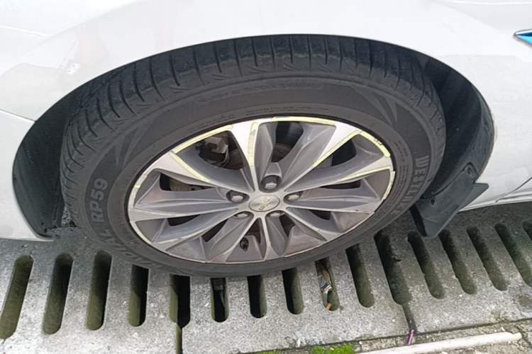 Used Chevrolet Monza 2020 320 Automatic Enjoyment Edition Left Front Wheel Hub