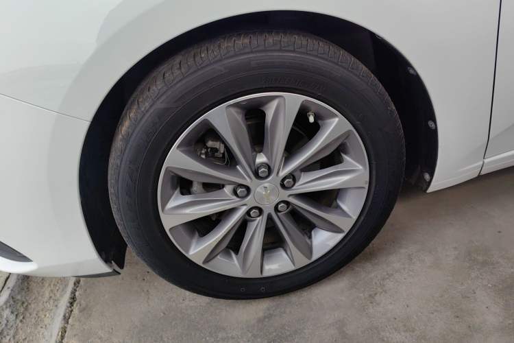 Used Chevrolet Monza 2020 320 Automatic Enjoyment Edition Left Front Wheel Hub