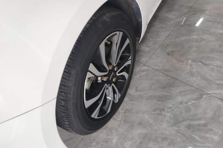 Used Chevrolet Monza 2020 Light Hybrid RS 330T Automatic Comfort Edition Left Front Wheel Hub
