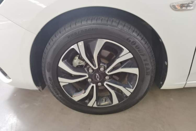 Used Chevrolet Monza 2020 Light Hybrid RS 330T Automatic Comfort Edition Left Front Wheel Hub
