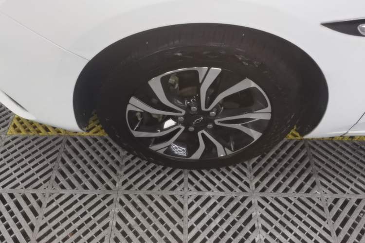 Used Chevrolet Monza 2020 Light Hybrid RS 330T Automatic Comfort Edition Left Front Wheel Hub