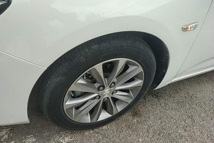 Used Chevrolet Monza 2020 320 Automatic Enjoyment Edition Left Front Wheel Hub